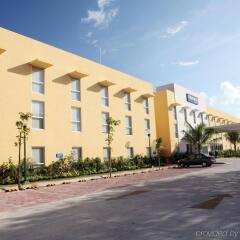 Отель City Express Playa del Carmen парковка