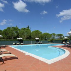 Отель Farmhouse With Pool and Large Garden, 50 Acres of Vineyards, Wine Tasting Ареццо фото 18