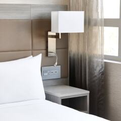Отель AC Hotel by Marriott Beverly Hills США, Лос-Анджелес - отзывы, цены и фото номеров - забронировать отель AC Hotel by Marriott Beverly Hills онлайн удобства в номере