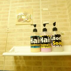 Let it Bee Econo Hostel Ланта ванная