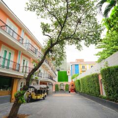 Salil Hotel Sukhumvit - Soi Thonglor 1 парковка