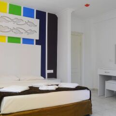 Rainbow Castle Hotel комната для гостей