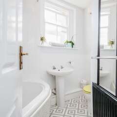 Отель Stylish 1 Bedroom Flats Covent Garden ванная фото 2