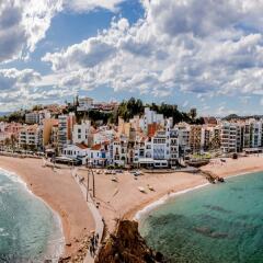 Отель Villa in Blanes - 104827 by MO Rentals Испания, Бланес - отзывы, цены и фото номеров - забронировать отель Villa in Blanes - 104827 by MO Rentals онлайн пляж фото 2