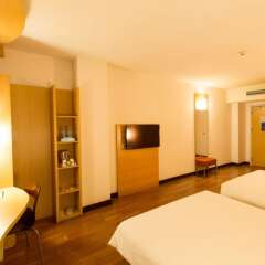 Отель Ibis Dongguan Dongcheng сейф в номере