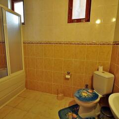 Отель Tokmak Guest House Аванос ванная