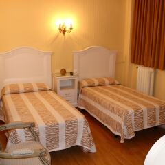 Отель Hostal Montecarlo комната для гостей фото 5
