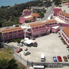 Отель The Pink Palace Корфу парковка