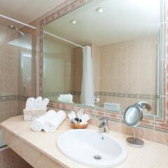 Отель FERGUS Style Cala Blanca Suites ванная фото 2