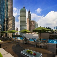 Отель Impiana KLCC Hotel Малайзия, Куала-Лумпур - 9 отзывов об отеле, цены и фото номеров - забронировать отель Impiana KLCC Hotel онлайн бассейн фото 3