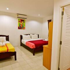Squareone - Hostel сейф в номере
