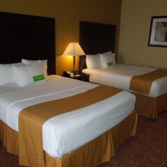 Отель La Quinta Inn & Suites Columbus West - Hilliard комната для гостей фото 5