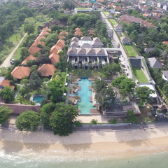 Отель Maya Sanur Resort & Spa пляж