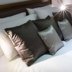 Отель Bailbrook House сейф в номере