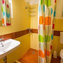 Отель Goodtrip Apartments - Nonna Венгрия, Будапешт - отзывы, цены и фото номеров - забронировать отель Goodtrip Apartments - Nonna онлайн ванная фото 2
