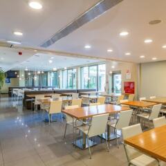Отель Holiday Inn Express Lisbon Airport фото 2