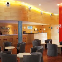 Отель Holiday Inn Express Barcelona - Molins de Rei развлечения