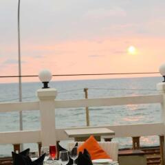 Lazaani Hotel & Restaurant пляж фото 2