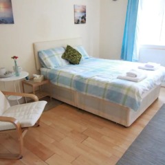 Апартаменты 4 Bedroom Apartment in Kilburn With Private Balcony комната для гостей фото 2