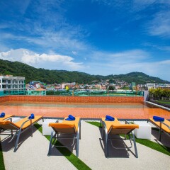 Отель The Crib Patong пляж