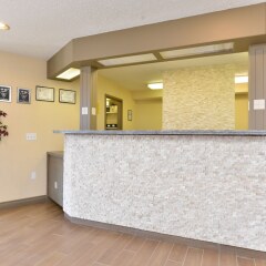 Отель Super 8 by Wyndham Calgary/Airport Канада, Калгари - отзывы, цены и фото номеров - забронировать отель Super 8 by Wyndham Calgary/Airport онлайн фото 2
