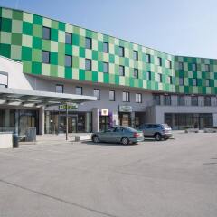 7 Days Premium Hotel Puch-Urstein Пух-Халлайн парковка