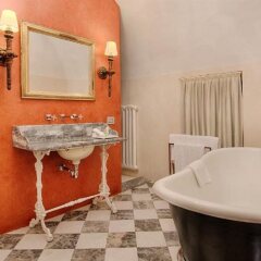Отель NH Collection Firenze Porta Rossa Италия, Флоренция - отзывы, цены и фото номеров - забронировать отель NH Collection Firenze Porta Rossa онлайн ванная фото 2