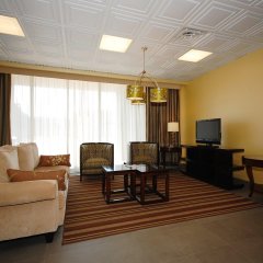 Quality Inn & Suites in Charleston, United States of America from 108$, photos, reviews - zenhotels.com guestroom