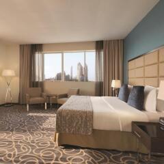 Отель Ramada Corniche 4* Номер Делюкс фото 10