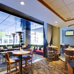 Отель Hilton Garden Inn Montreal Centre-Ville Канада, Монреаль - отзывы, цены и фото номеров - забронировать отель Hilton Garden Inn Montreal Centre-Ville онлайн гостиничный бар