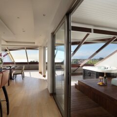 Отель Double-Six Luxury Hotel - CHSE Certified Индонезия, Бали - 1 отзыв об отеле, цены и фото номеров - забронировать отель Double-Six Luxury Hotel - CHSE Certified онлайн балкон
