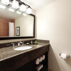 Embassy Suites Hotel Milpitas-Silicon Valley ванная
