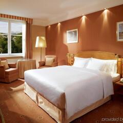 Отель Sheraton Grand Salzburg Зальцбург комната для гостей