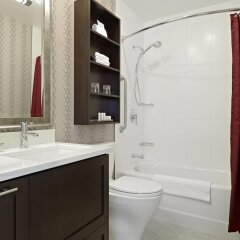Отель Residence Inn by Marriott Vancouver Downtown Канада, Ванкувер - отзывы, цены и фото номеров - забронировать отель Residence Inn by Marriott Vancouver Downtown онлайн ванная фото 2