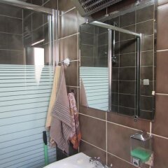 Отель Be My Guest Hostel Болгария, София - отзывы, цены и фото номеров - забронировать отель Be My Guest Hostel онлайн ванная