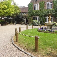 Howfield Manor Hotel с домашними животными