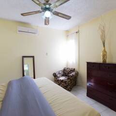 Отель Kgn Most Centrally Located One Bdrm II комната для гостей фото 2