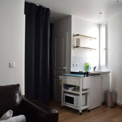 Апартаменты Renovated Studio Near Buttes Chaumont Париж комната для гостей фото 4