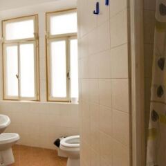 Отель Хостел Domus Civica Италия, Венеция - 3 отзыва об отеле, цены и фото номеров - забронировать отель Хостел Domus Civica онлайн ванная