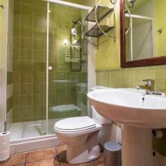 Отель Hostal Dos Rios Испания, Аинса - отзывы, цены и фото номеров - забронировать отель Hostal Dos Rios онлайн ванная фото 2