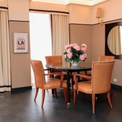 Sunset Tower Hotel в номере