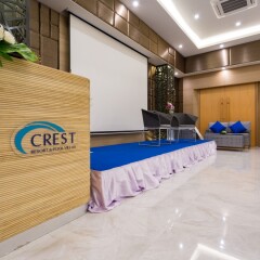Отель Crest Resort & Pool Villas интерьер отеля фото 3