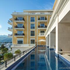 Отель Regent Porto Montenegro бассейн