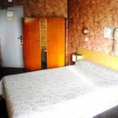 Отель Hôtel De La Comète Париж комната для гостей