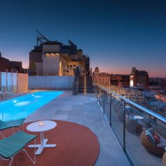Отель Aloft Madrid Gran Via бассейн