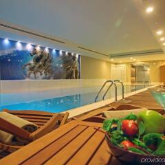Отель Holiday Inn Istanbul Sisli бассейн