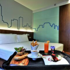 Отель Galleria 10 Sukhumvit Bangkok By Compass Hospitality Бангкок в номере
