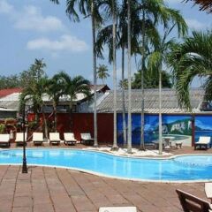 Отель Ao Nang Beach Resort бассейн