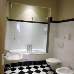 Отель Cerretani 4 Duomo Guesthouse - My Extra Home Италия, Флоренция - отзывы, цены и фото номеров - забронировать отель Cerretani 4 Duomo Guesthouse - My Extra Home онлайн ванная фото 2