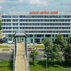 Sound Garden Hotel Airport бассейн